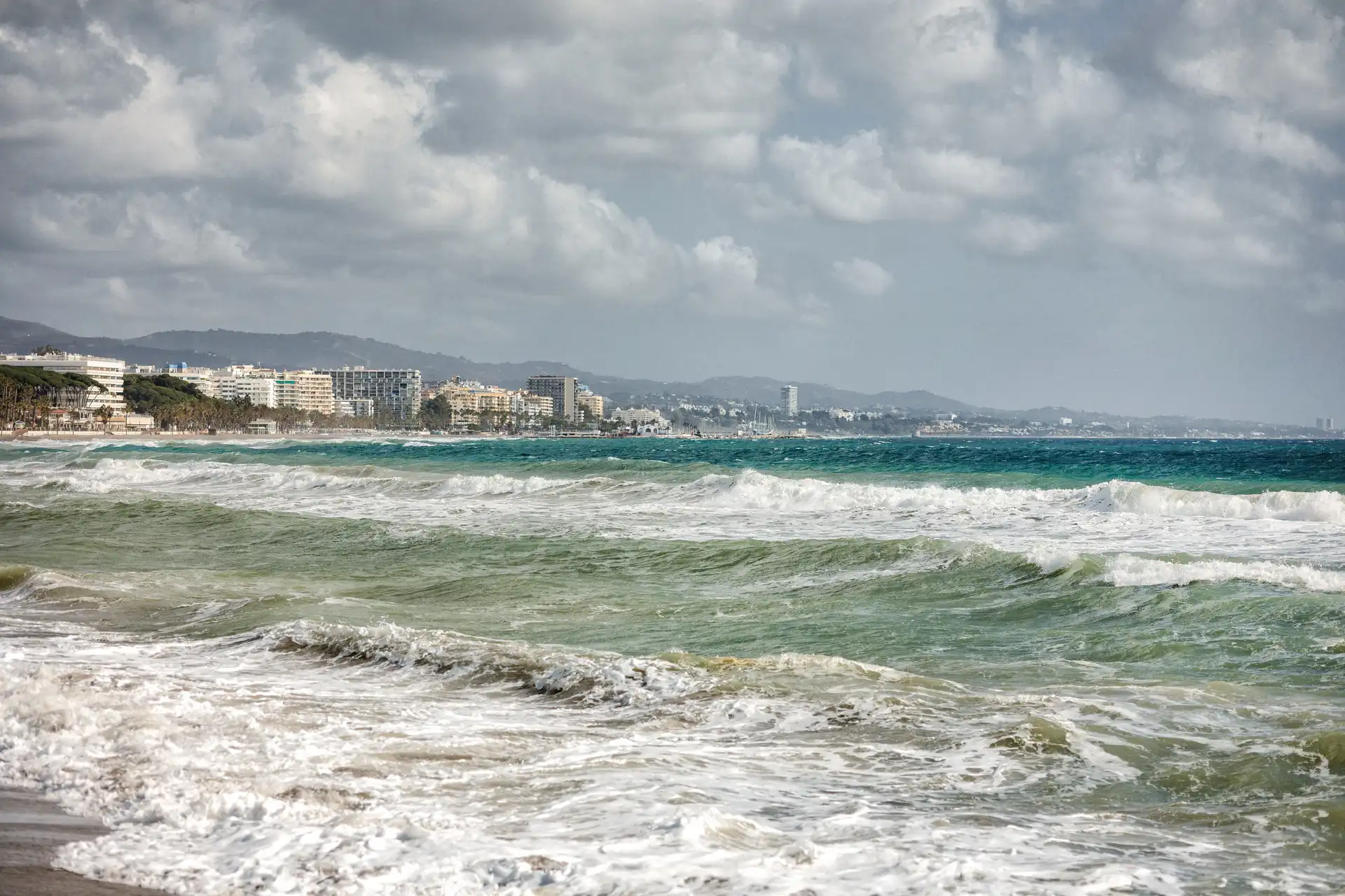 Exploring Puerto Banus: A Luxurious Marina Experience - costa-delsol.com